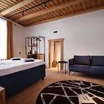 Apartment Lj5 - Old Town With Exclusive Shared Roof Terrace *
