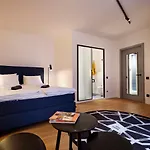Apartment Lj5 - Old Town With Exclusive Shared Roof Terrace *
